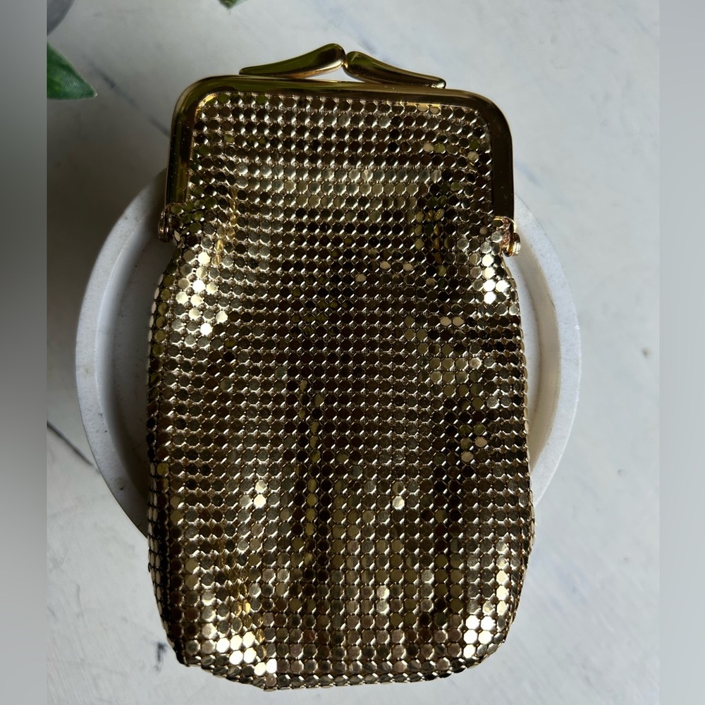 WHITING & DAVIS Pouch Coin Purse Gold Mesh Kiss-Clasp Vintage Excellent Pocket